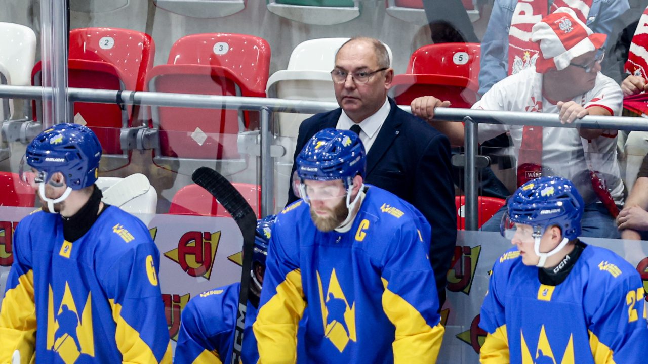 Хокеїсти збірної України та тренерський штаб на чемпіонаті світу-2026 у Дивізіоні IA