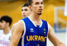Гравець збірної України U-18 під час чемпіонату Європи з баскетболу