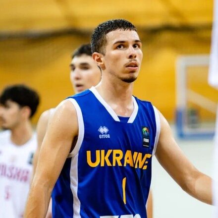 Гравець збірної України U-18 під час чемпіонату Європи з баскетболу