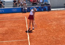 Теніс: момент змагання до матеріалу «Чому календар WTA має краще захищати тенісисток»