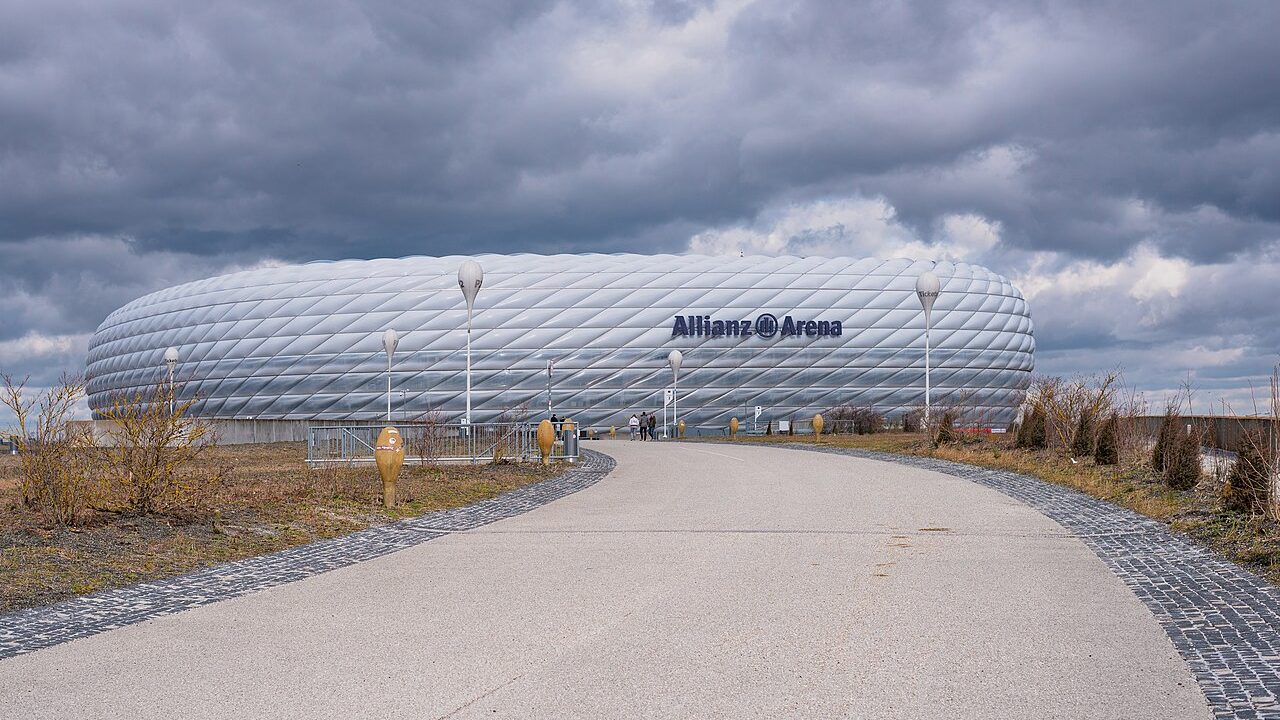 Стадіон Allianz Arena футбольного клубу «Баварія»