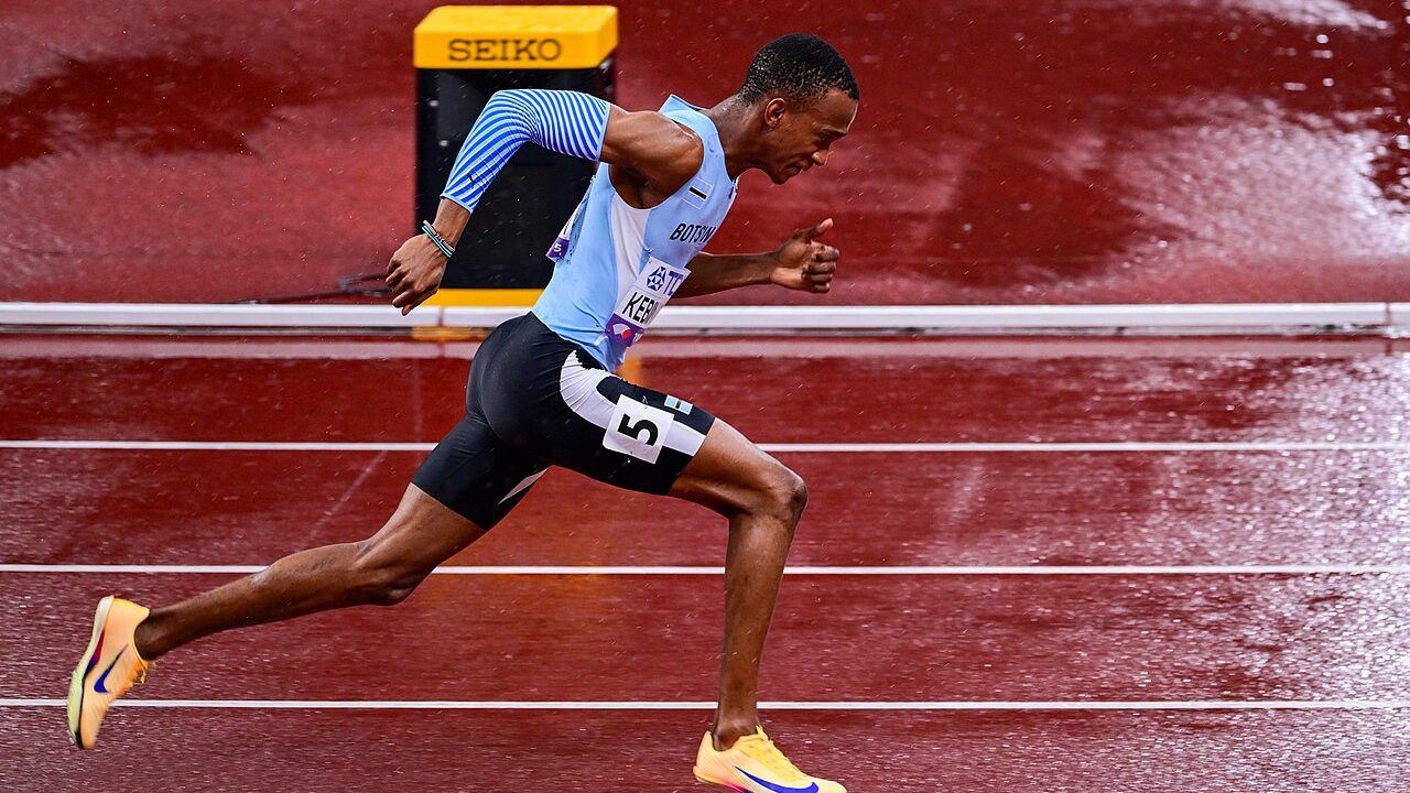 Коллен Кебінатшипі під час чемпіонату світу з легкої атлетики