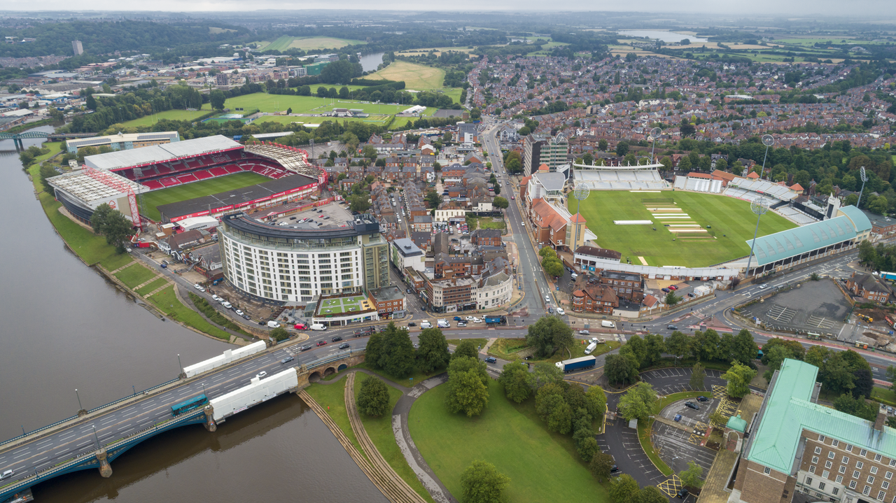 Аерофотознімок стадіону City Ground у Ноттінгемі