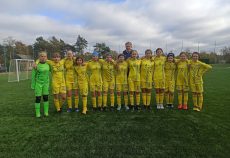 Юні українські футболістки на тренувальному полі
