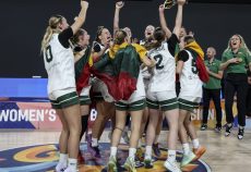 Баскетболістки збірної Литви U-16 святкують після матчу