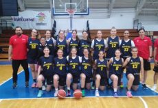 Архівна командна фотографія жіночої збірної Румунії U-16